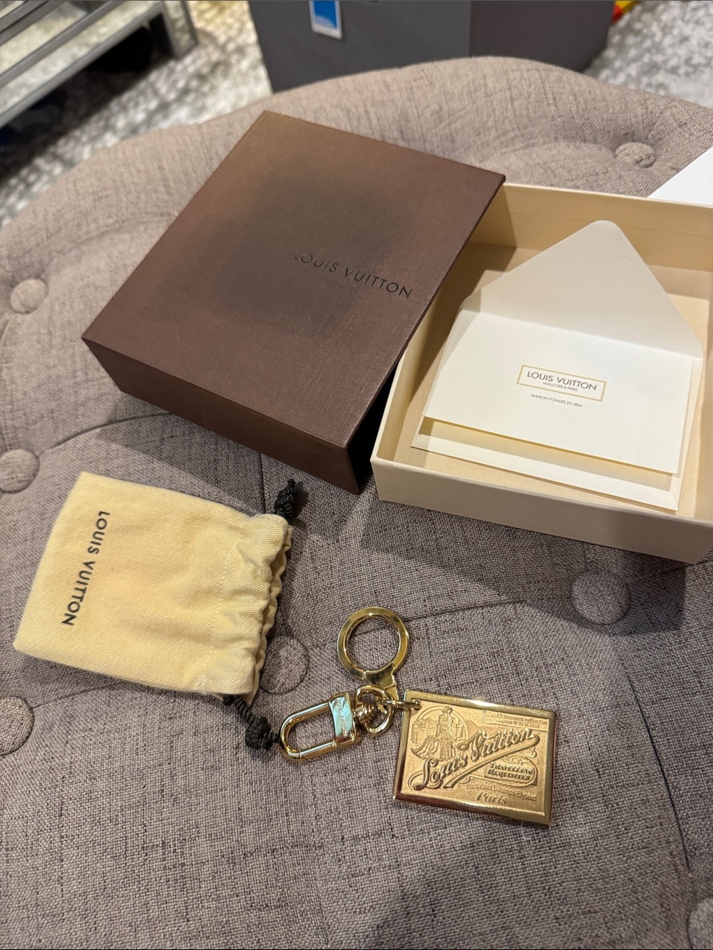 Louis Vuitton Gold Plated Engraved Logo Key Holder bag charm - Picture 7 of 7